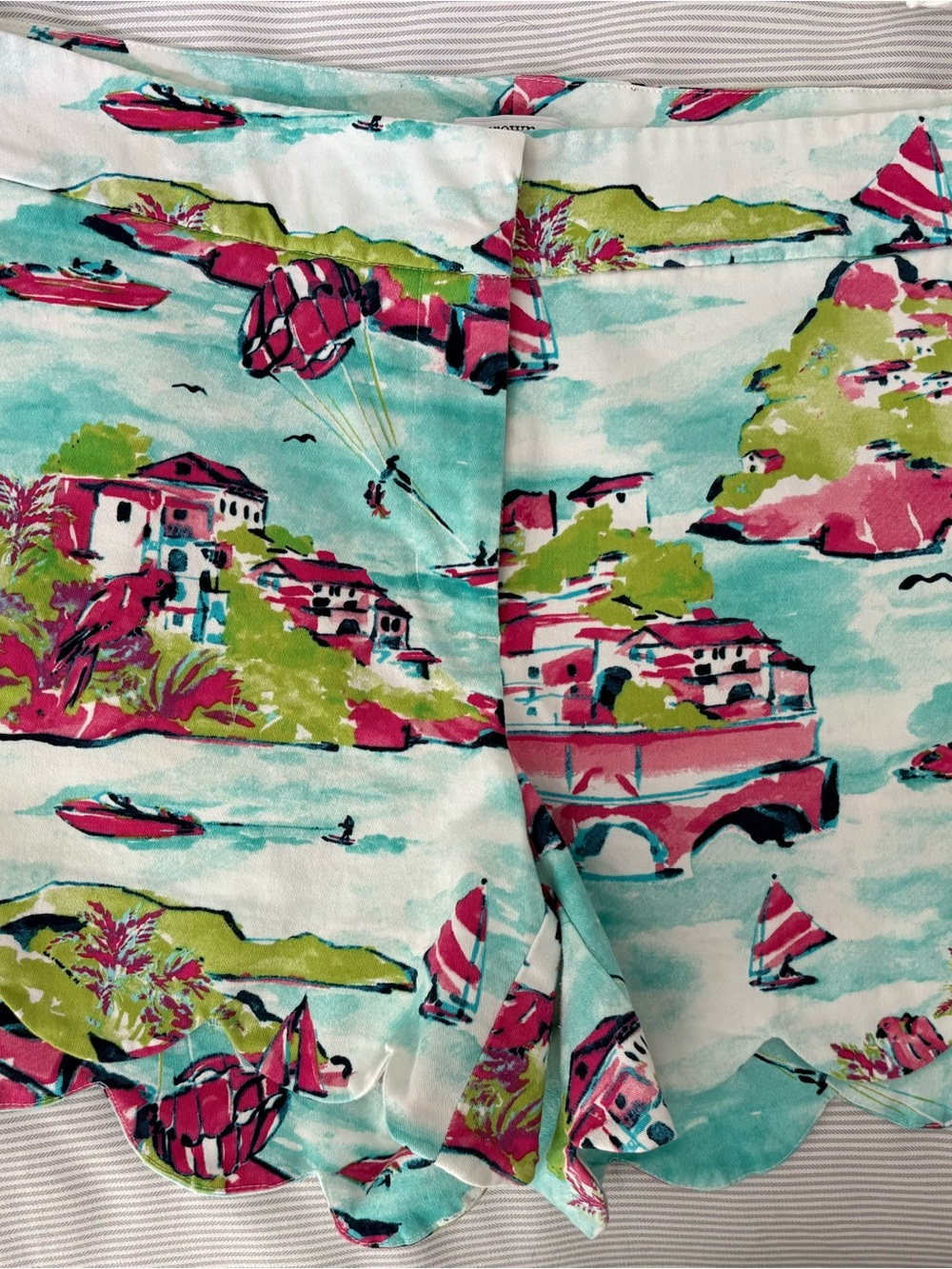 Coastal Print Scallop Hem Shorts